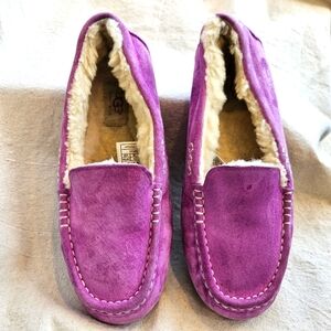 UGG Ansley Cactus Flower Slippers, size 7